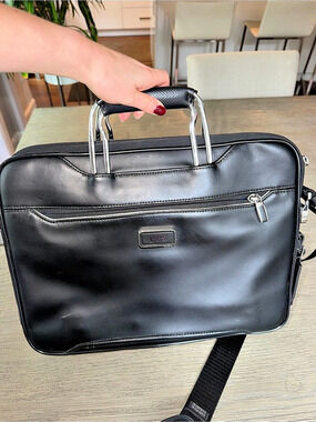 Tumi Arrivé Hamilton Slim Brief Black Laptop Bag